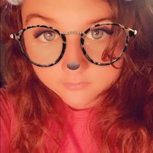 Meet your Posher, Alexis